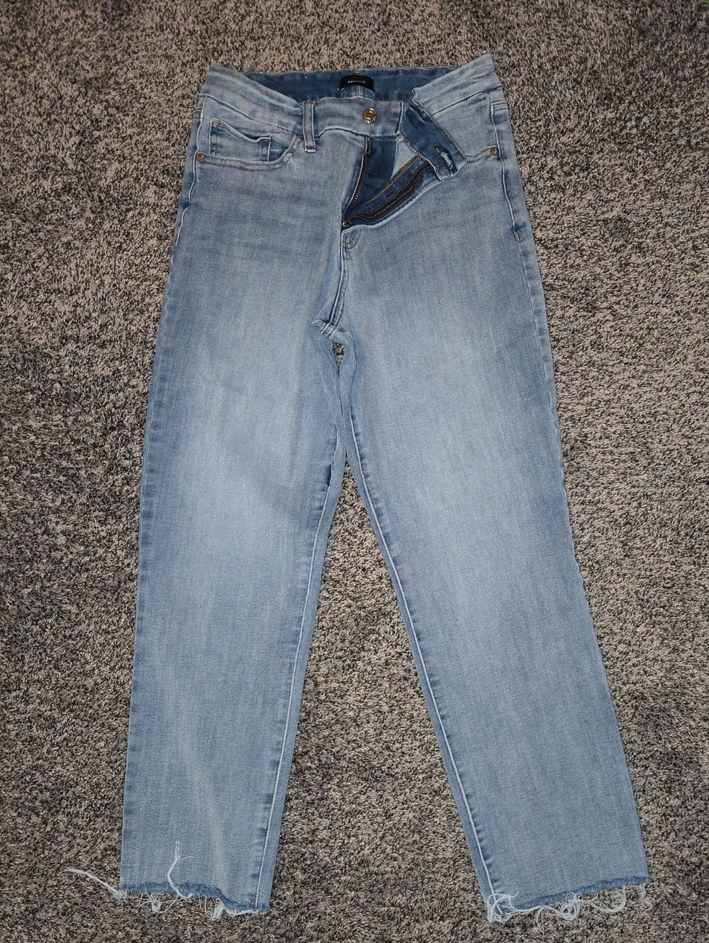 Express High Rise Light Wash Womenβs Straight-Leg Jeans